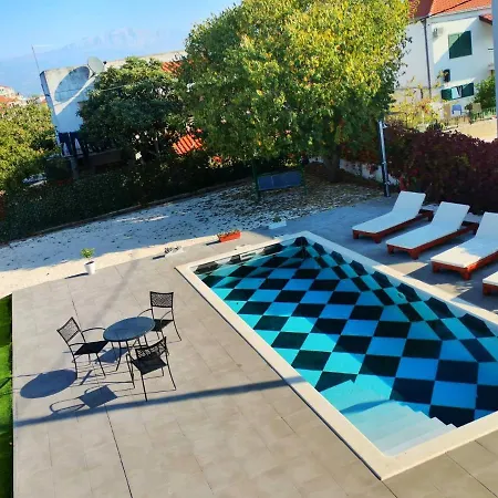 Nino With Amazing Swimming Pool Slatine