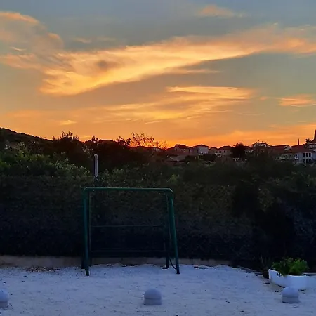 Nino With Amazing Swimming Pool *